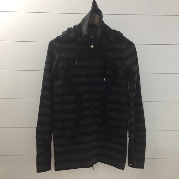 🛑 SOLD LULULEMON In Stride Zip Up Jacket - Picture 3 of 16